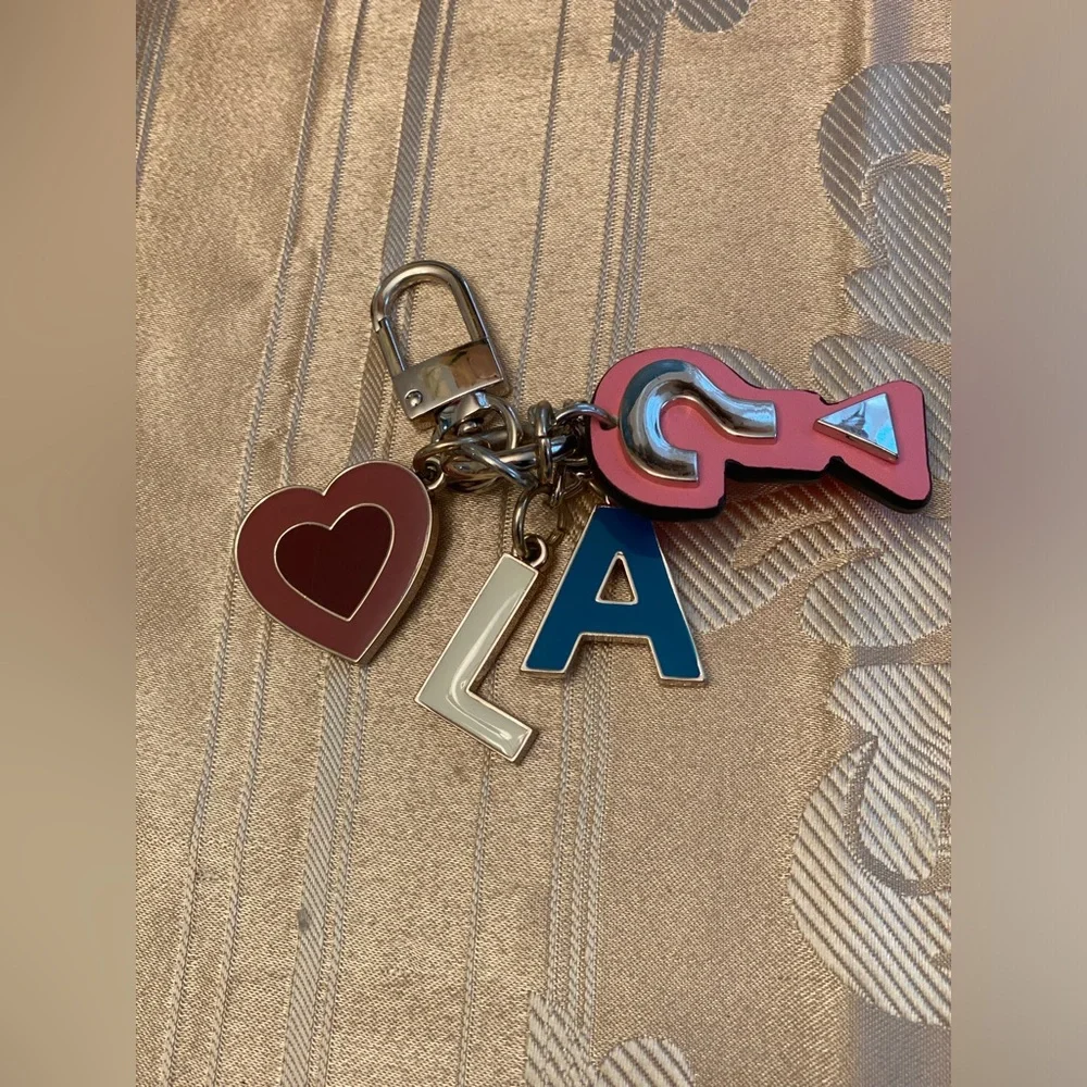 LA keychain/ bagtag